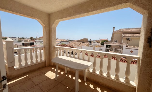 Herverkoop - Vrijstaande woning / Villa -
Ciudad Quesada - Rojales - Airstrip