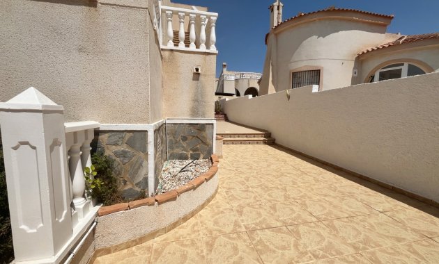 Herverkoop - Vrijstaande woning / Villa -
Ciudad Quesada - Rojales - Airstrip