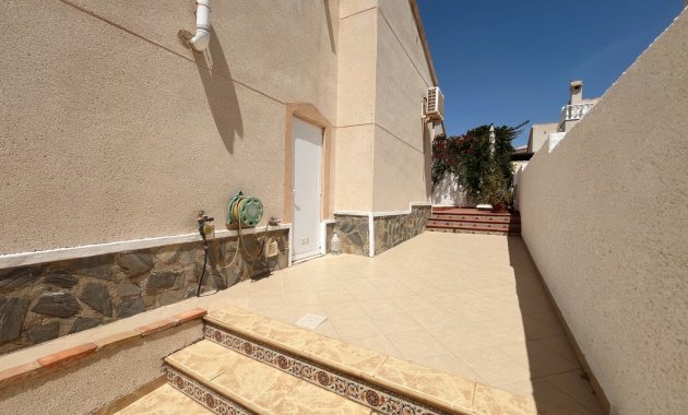 Herverkoop - Vrijstaande woning / Villa -
Ciudad Quesada - Rojales - Airstrip