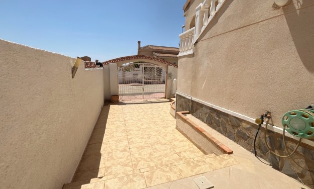 Herverkoop - Vrijstaande woning / Villa -
Ciudad Quesada - Rojales - Airstrip