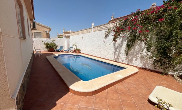 Herverkoop - Vrijstaande woning / Villa -
Ciudad Quesada - Rojales - Airstrip