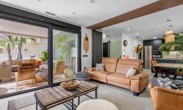 Herverkoop - Vrijstaande woning / Villa -
Benijofar