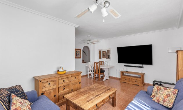 Herverkoop - Geschakelde Villa -
Orihuela - Vistabella Golf