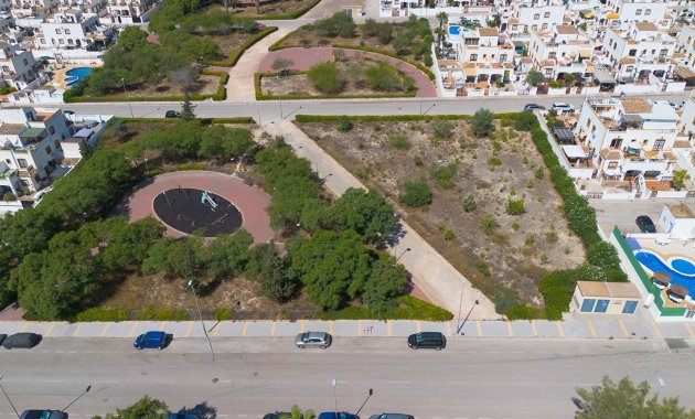 Herverkoop - Geschakelde Villa -
Orihuela - Vistabella Golf