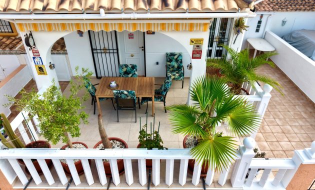Herverkoop - Geschakelde Villa -
Lomas de Cabo Roig - Orihuela Costa