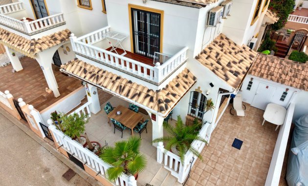 Herverkoop - Geschakelde Villa -
Lomas de Cabo Roig - Orihuela Costa