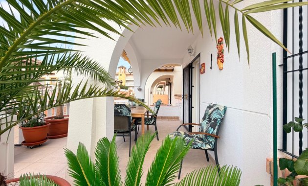 Herverkoop - Geschakelde Villa -
Lomas de Cabo Roig - Orihuela Costa