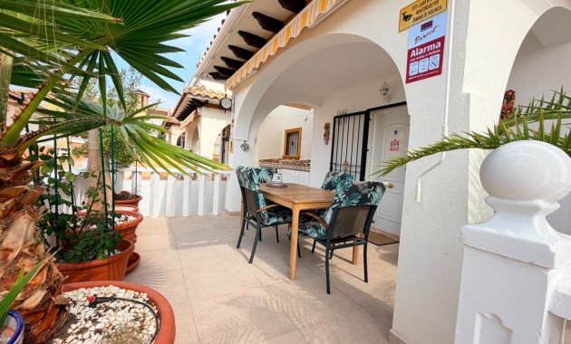 Herverkoop - Geschakelde Villa -
Lomas de Cabo Roig - Orihuela Costa