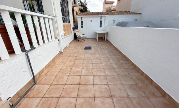 Herverkoop - Geschakelde Villa -
Lomas de Cabo Roig - Orihuela Costa
