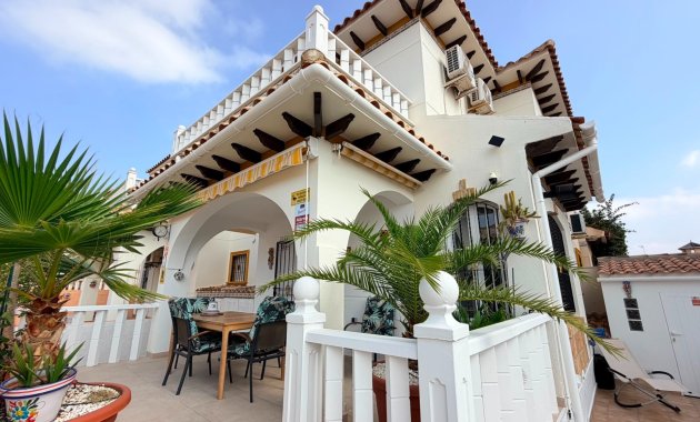 Herverkoop - Geschakelde Villa -
Lomas de Cabo Roig - Orihuela Costa
