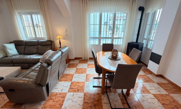 Herverkoop - Geschakelde Villa -
Lomas de Cabo Roig - Orihuela Costa