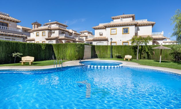 Herverkoop - Geschakelde Villa -
Lomas de Cabo Roig - Orihuela Costa