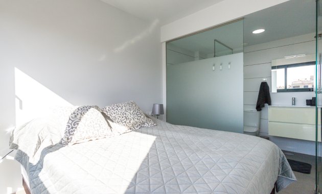 Herverkoop - Penthouse -
Orihuela Costa - Villamartín