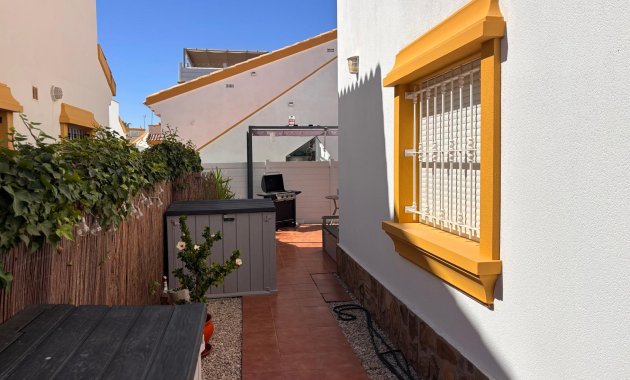 Herverkoop - Vrijstaande woning / Villa -
El Campo