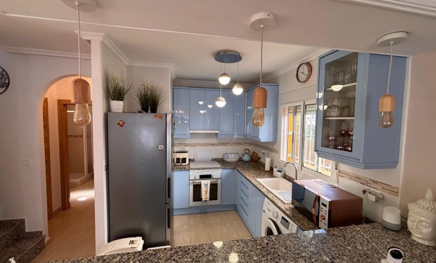 Herverkoop - Vrijstaande woning / Villa -
El Campo