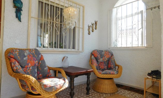 Herverkoop - Geschakelde Villa -
Torrevieja - San Luis