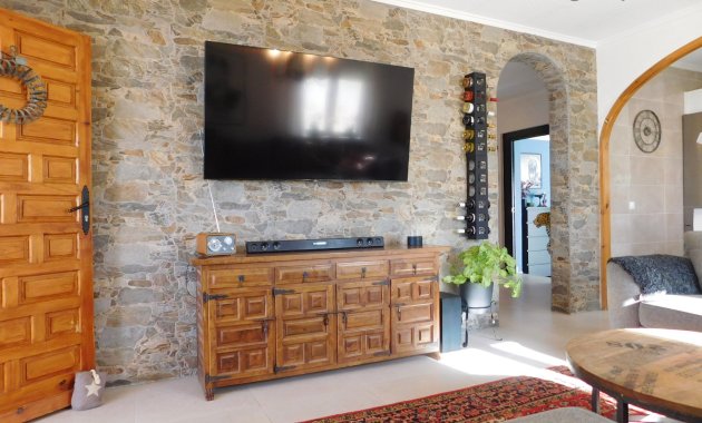 Herverkoop - Geschakelde Villa -
Torrevieja - San Luis