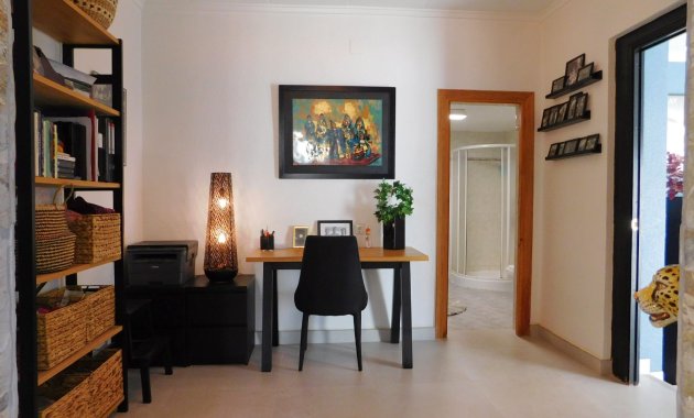 Herverkoop - Geschakelde Villa -
Torrevieja - San Luis