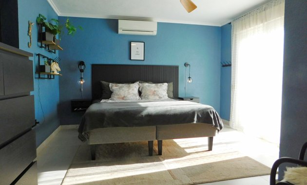 Herverkoop - Geschakelde Villa -
Torrevieja - San Luis