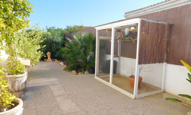 Herverkoop - Geschakelde Villa -
Torrevieja - San Luis