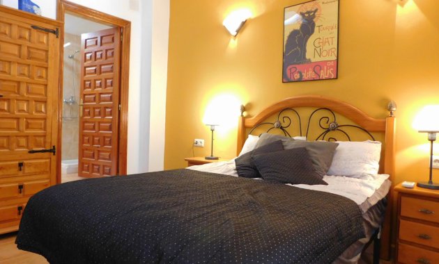 Herverkoop - Geschakelde Villa -
Torrevieja - San Luis