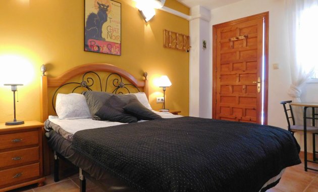 Herverkoop - Geschakelde Villa -
Torrevieja - San Luis