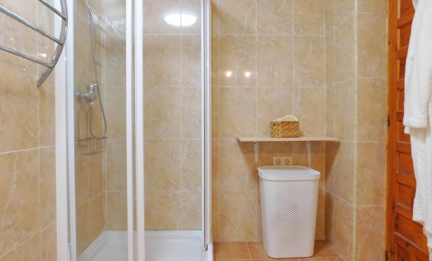Herverkoop - Geschakelde Villa -
Torrevieja - San Luis