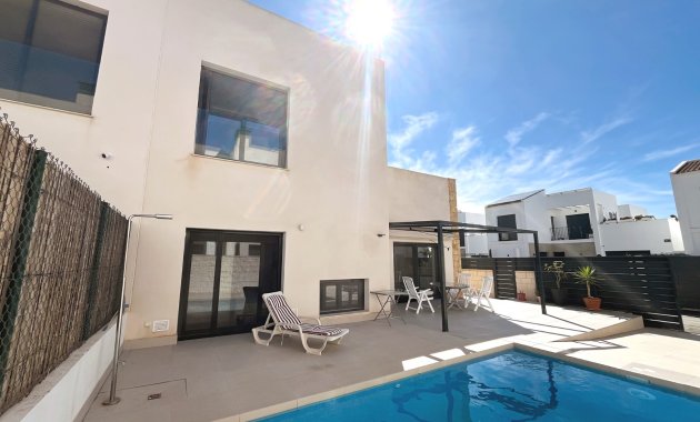Herverkoop - Vrijstaande woning / Villa -
Ciudad Quesada - Rojales - Pueblo Bravo
