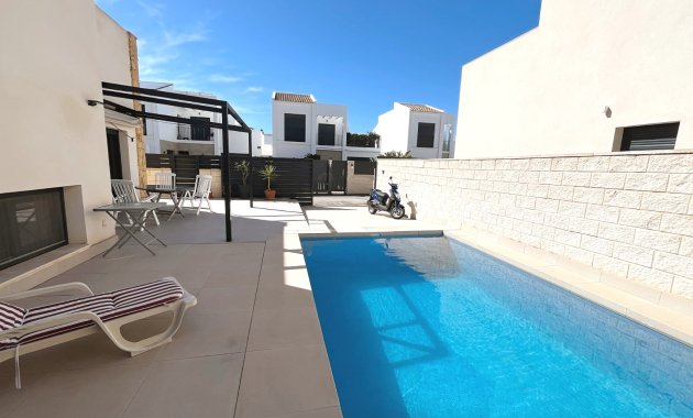 Herverkoop - Vrijstaande woning / Villa -
Ciudad Quesada - Rojales - Pueblo Bravo