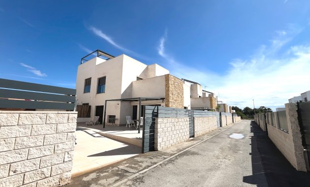 Herverkoop - Vrijstaande woning / Villa -
Ciudad Quesada - Rojales - Pueblo Bravo
