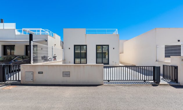 Herverkoop - Vrijstaande woning / Villa -
San Miguel de Salinas