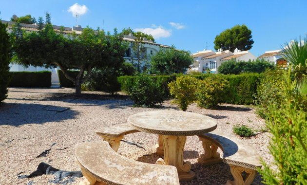 Herverkoop - Rijwoning -
Torrevieja - Lago Jardin