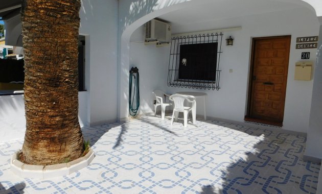 Herverkoop - Rijwoning -
Torrevieja - Lago Jardin