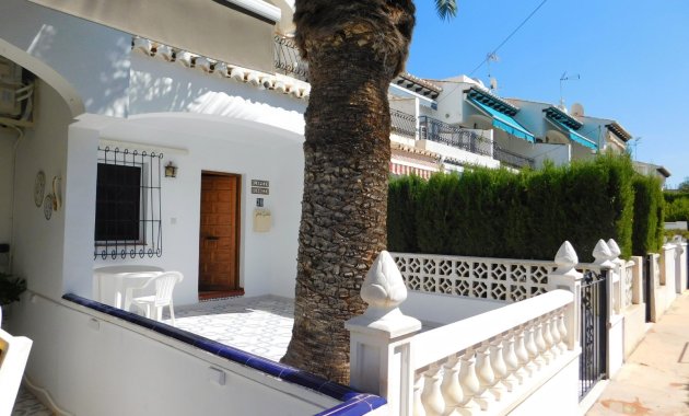 Herverkoop - Rijwoning -
Torrevieja - Lago Jardin