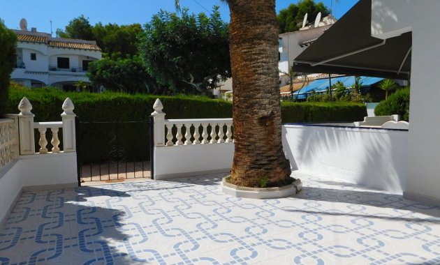 Herverkoop - Rijwoning -
Torrevieja - Lago Jardin