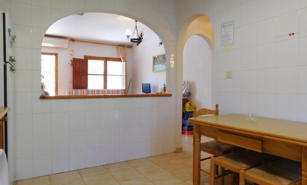 Herverkoop - Rijwoning -
Torrevieja - Lago Jardin