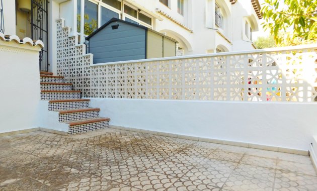 Herverkoop - Rijwoning -
Torrevieja - Lago Jardin