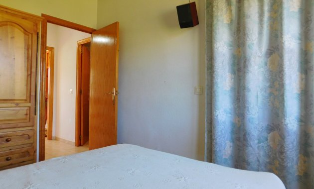 Herverkoop - Rijwoning -
Torrevieja - Lago Jardin