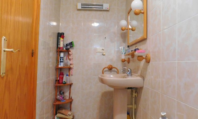 Herverkoop - Rijwoning -
Torrevieja - Lago Jardin