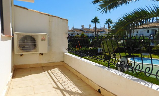 Herverkoop - Rijwoning -
Torrevieja - Lago Jardin