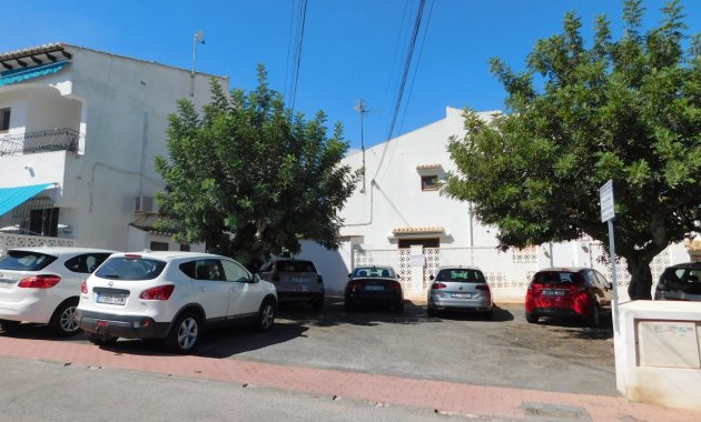 Herverkoop - Rijwoning -
Torrevieja - Lago Jardin
