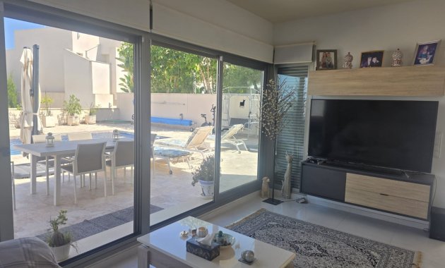Herverkoop - Vrijstaande woning / Villa -
San Miguel de Salinas