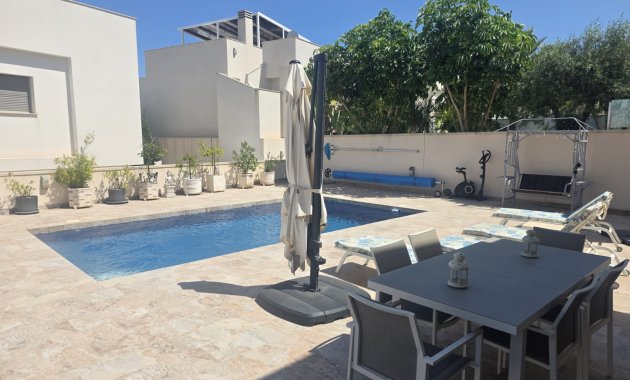 Herverkoop - Vrijstaande woning / Villa -
San Miguel de Salinas