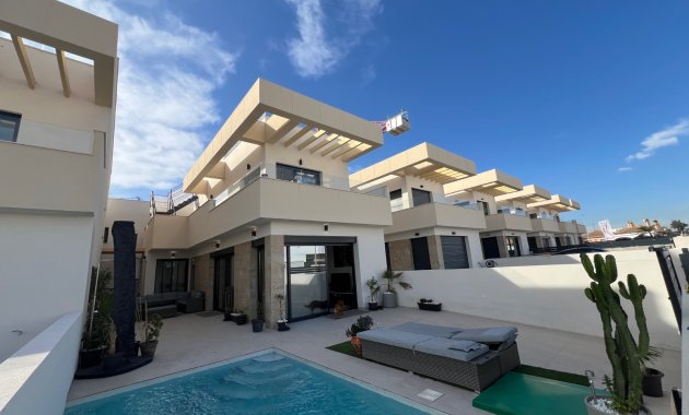 Herverkoop - Vrijstaande woning / Villa -
Los Montesinos