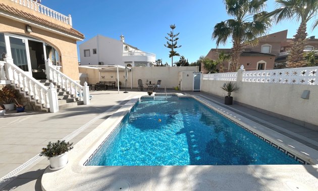 Herverkoop - Vrijstaande woning / Villa -
Benijofar - Monte Azul