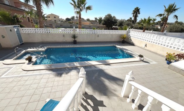 Herverkoop - Vrijstaande woning / Villa -
Benijofar - Monte Azul