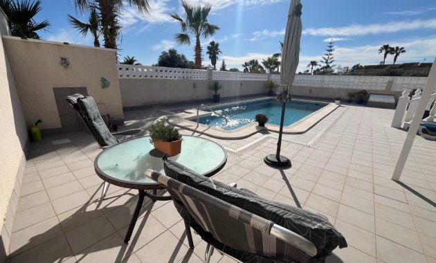 Herverkoop - Vrijstaande woning / Villa -
Benijofar - Monte Azul