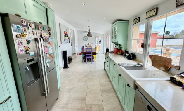 Herverkoop - Vrijstaande woning / Villa -
Almoradí - Heredades