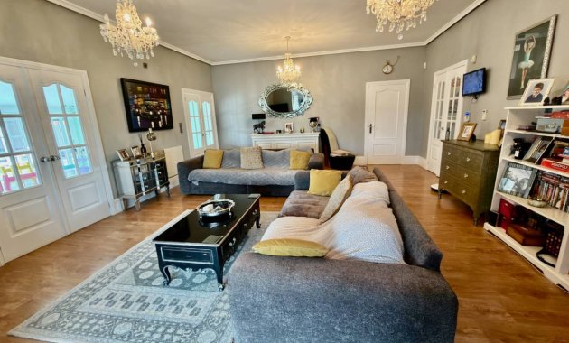 Herverkoop - Vrijstaande woning / Villa -
Almoradí - Heredades