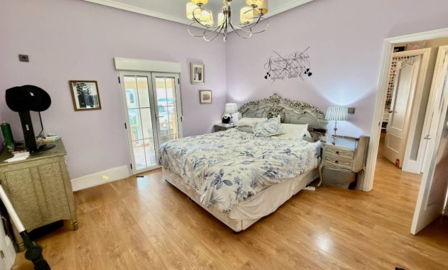 Herverkoop - Vrijstaande woning / Villa -
Almoradí - Heredades